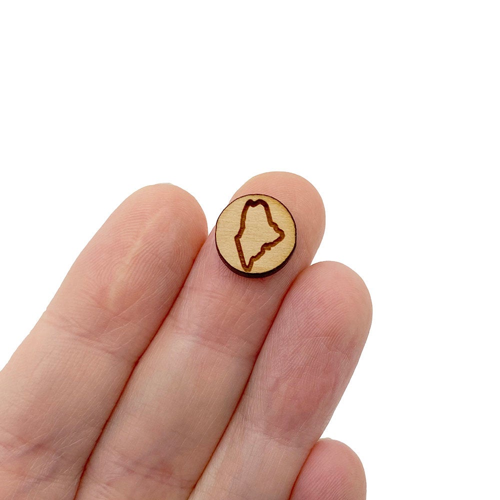 Maine Outline Engraved Mini Circle Shaped Wood Jewelry Blanks